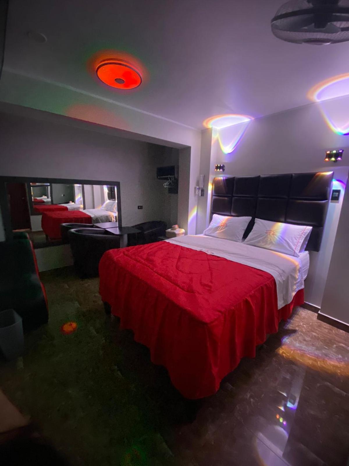W Iskay Hostel Lima