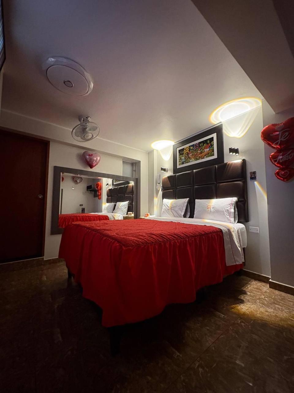 W Iskay Hostel Lima