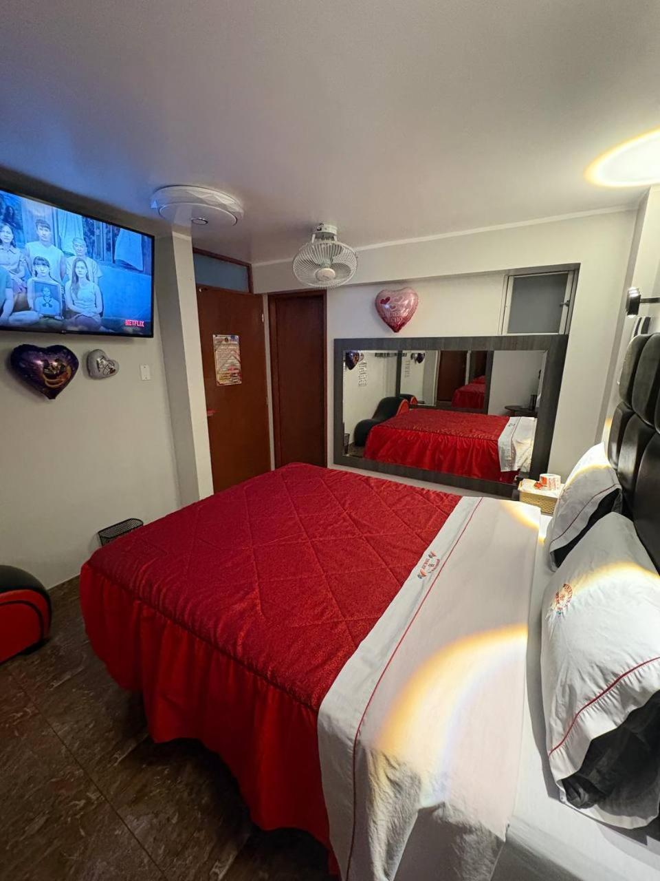 W Iskay Hostel Lima